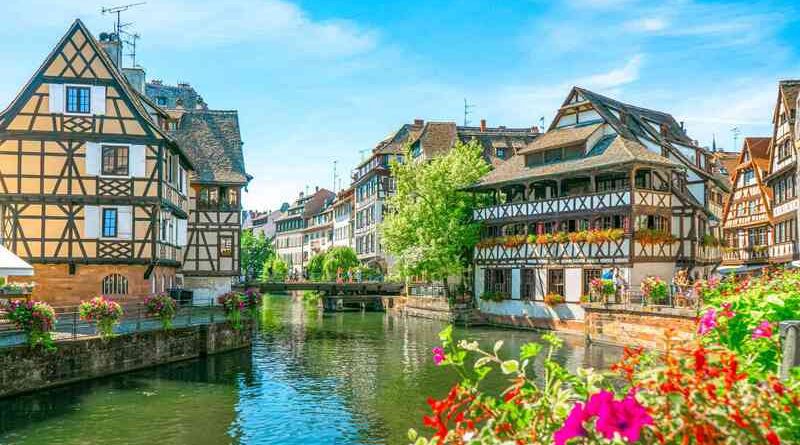 Khung cảnh vừa cổ điển vừa lãng mạn của Strasbourg